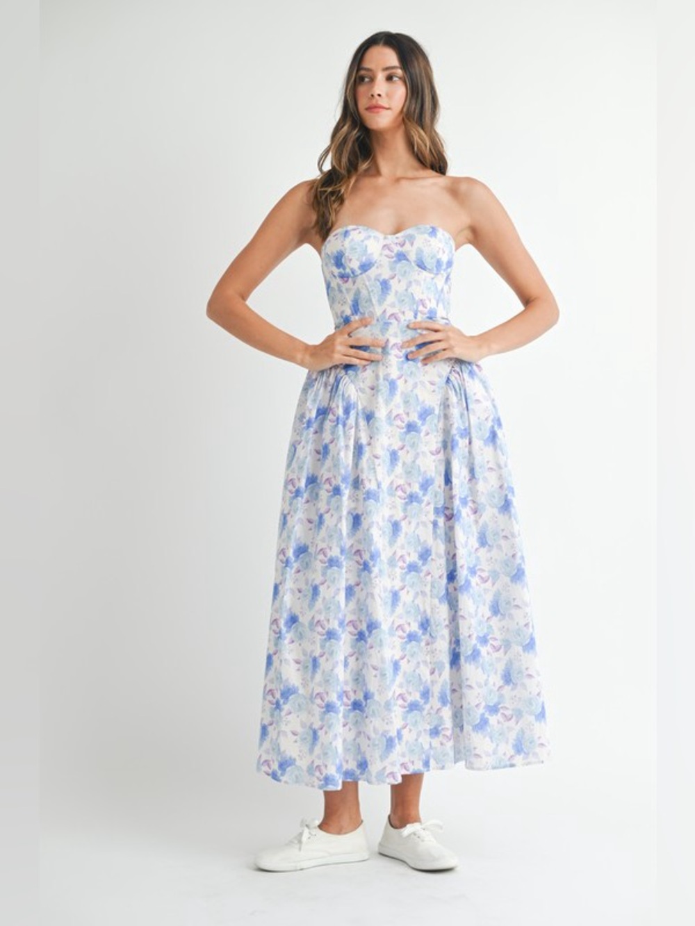 MABLE Sweetheart Neckline Floral Printed Midi Dress
